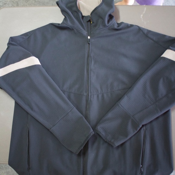 nike sphere thermal jacket